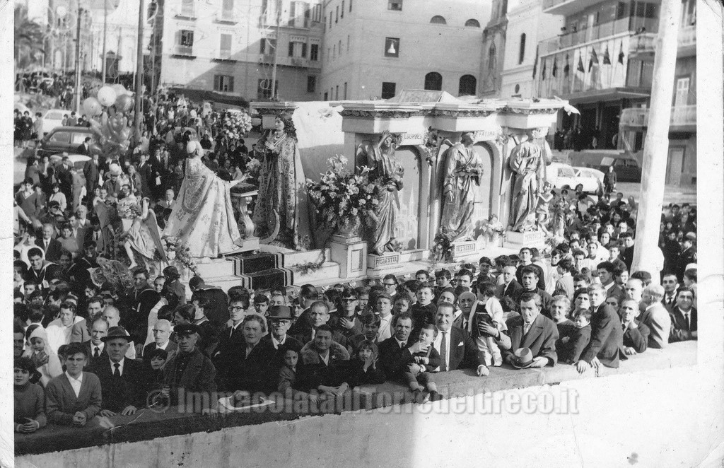 8-12-1965 Carro Trionfale Dell' Immacolata In Via Comizi